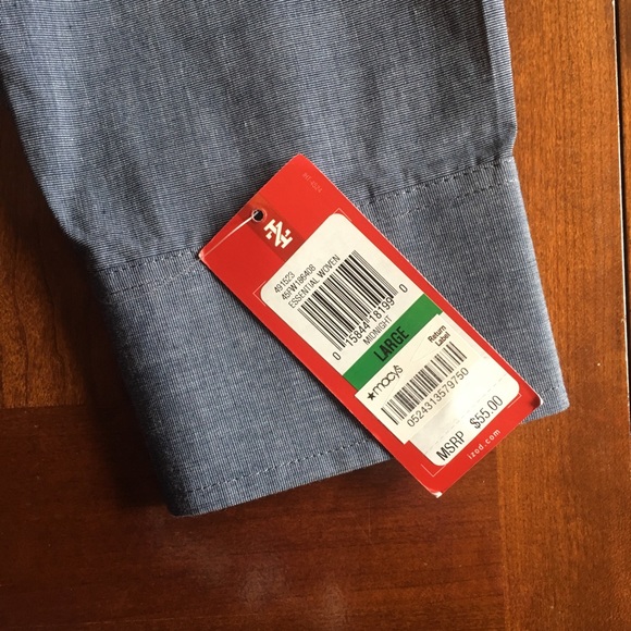 Men’s Izod Button Up - Picture 5 of 5